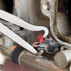 Pliers for separating electrical connectors