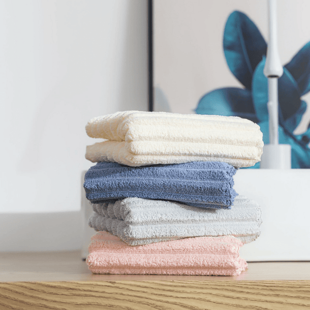 ✨ Soft-Absorb Fluffy Glow Towel – Gentle, Cozy & Ultra-Absorbent ✨