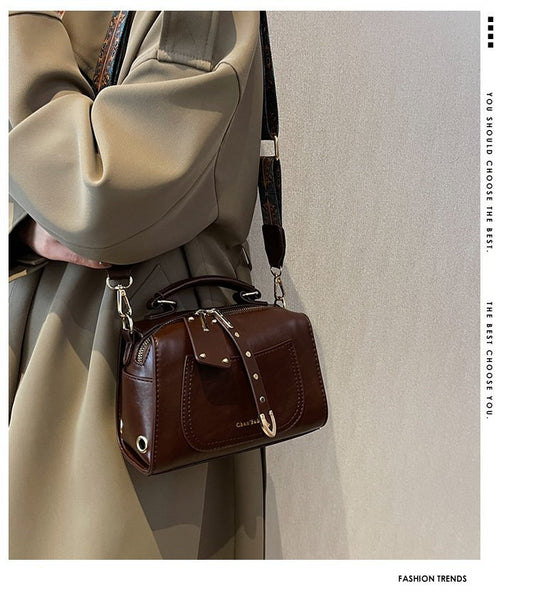 Vintage leather shoulder bag 💼